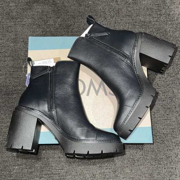 NWT TOMS Rya Black Ankle Boots - Picture 5 of 8